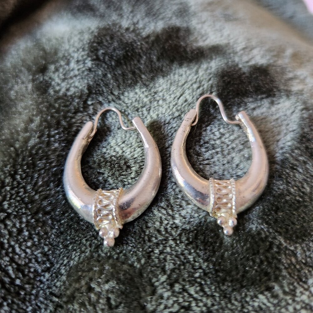 Vintage Balinese Sterling Silver earrings